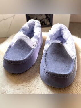 NWOT UGG Purple Slippers with Plush Lining and Moccasin Stitching
